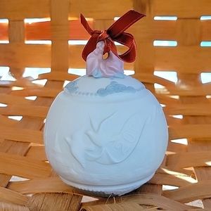 2002 LLADRO CHRISTMAS BALL